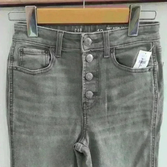GAP | Teen Girls Grey Wash Sky High-Rise Skinny Ankle Jeans - Picture 3 of 5